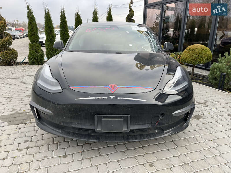 Седан Tesla Model 3 2021 в Львові