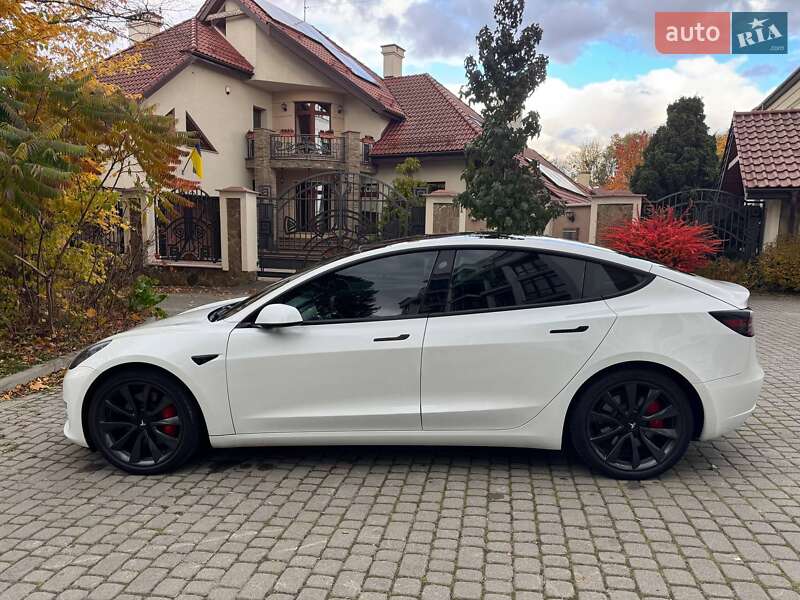 Седан Tesla Model 3 2019 в Львові