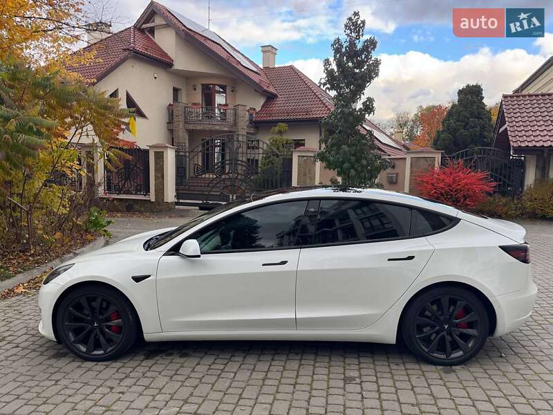 Седан Tesla Model 3 2019 в Львові