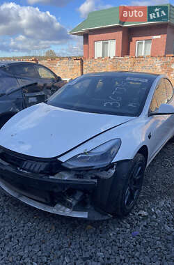 Седан Tesla Model 3 2022 в Хмельницком