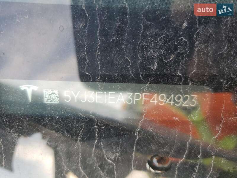 Седан Tesla Model 3 2023 в Львові