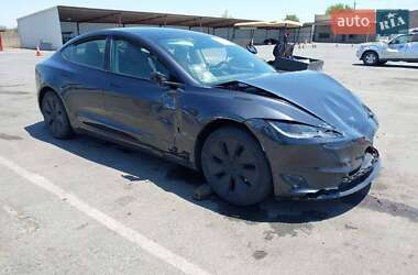 Tesla Model 3 2024