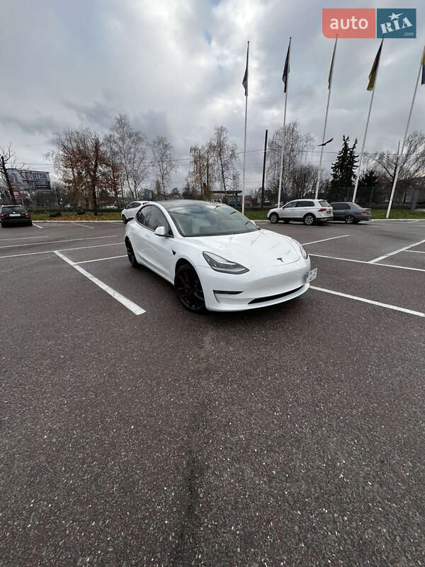 Седан Tesla Model 3 2019 в Житомирі