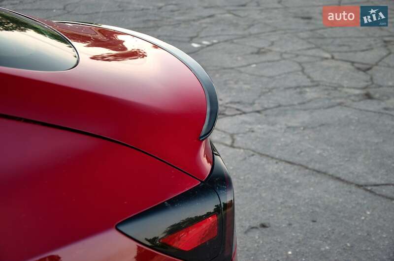 Седан Tesla Model 3 2023 в Днепре