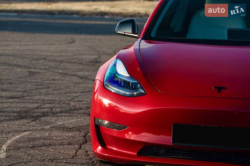 Седан Tesla Model 3 2023 в Днепре