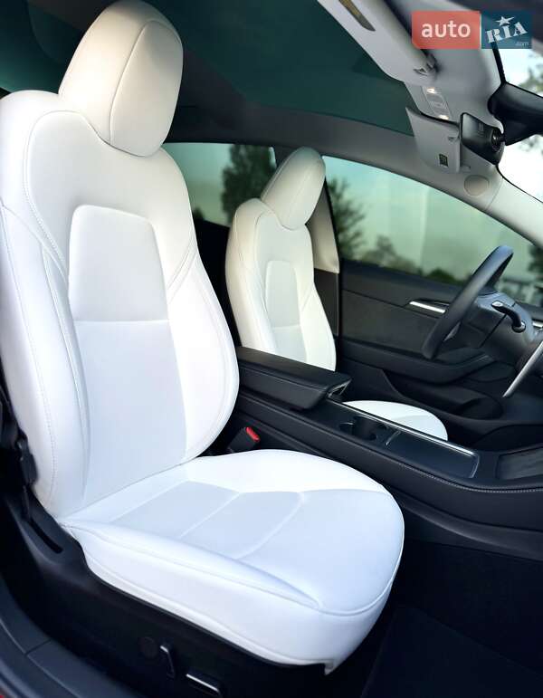 Седан Tesla Model 3 2023 в Днепре