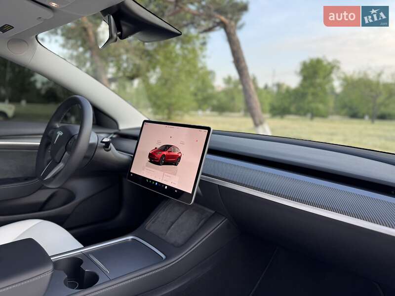 Седан Tesla Model 3 2023 в Днепре