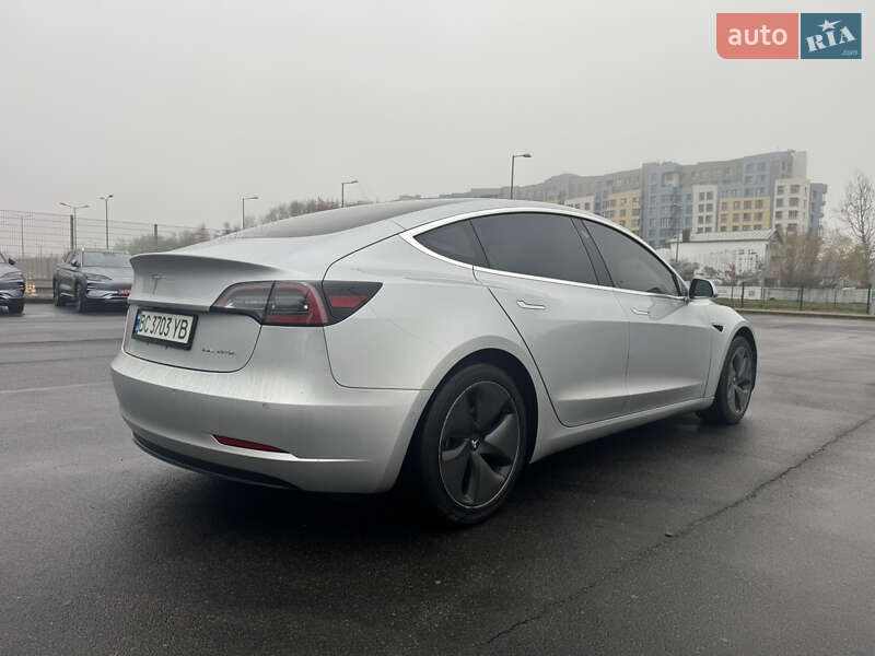 Седан Tesla Model 3 2018 в Пустомытах