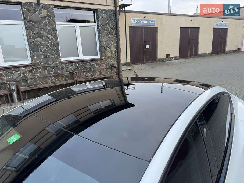 Седан Tesla Model 3 2022 в Володимирі