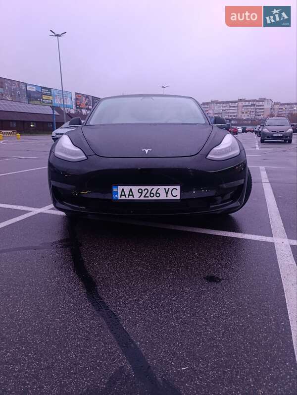 Седан Tesla Model 3 2020 в Києві