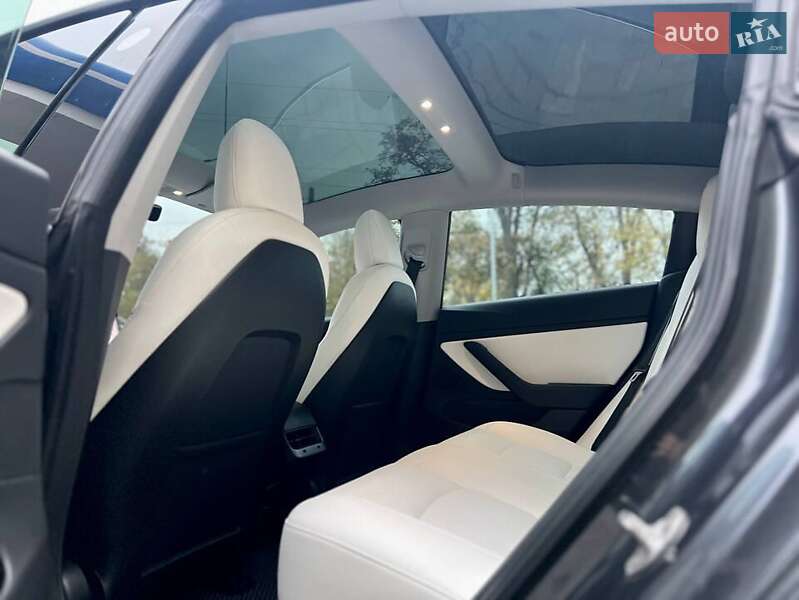 Седан Tesla Model 3 2018 в Львове фото 8 Седан Tesla Model 3 2018 в Львове