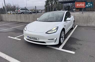 Седан Tesla Model 3 2022 в Ирпене