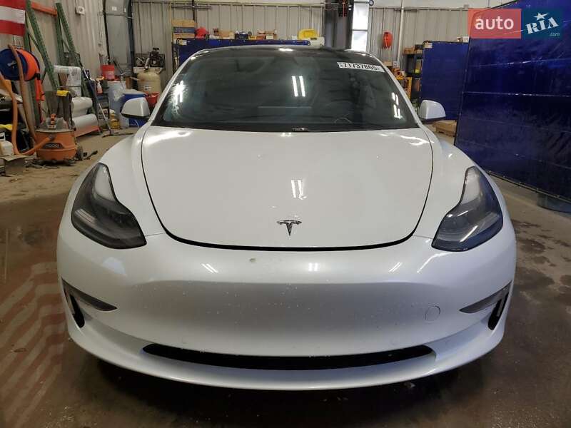 Седан Tesla Model 3 2021 в Одессе