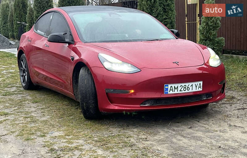 Седан Tesla Model 3 2023 в Житомирі