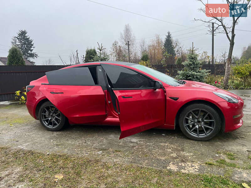 Седан Tesla Model 3 2023 в Житомирі