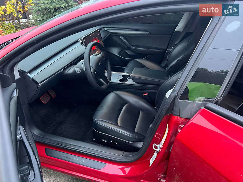 Седан Tesla Model 3 2023 в Житомирі