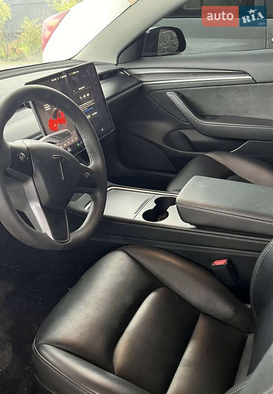 Седан Tesla Model 3 2023 в Житомирі