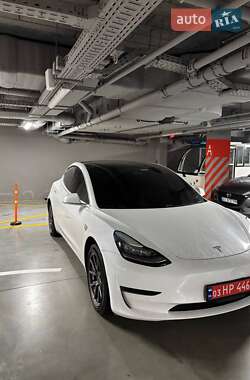Седан Tesla Model 3 2020 в Львове