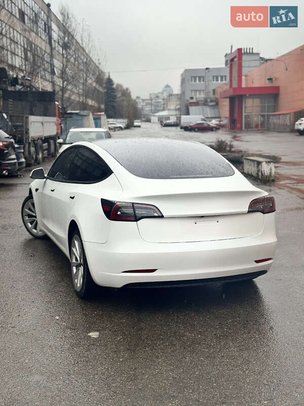 Седан Tesla Model 3 2022 в Киеве фото 4 Седан Tesla Model 3 2022 в Киеве