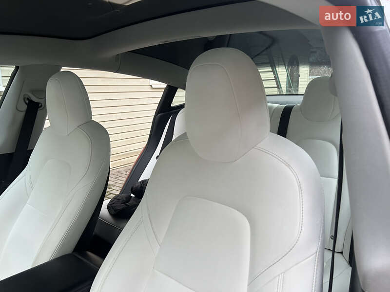 Седан Tesla Model 3 2018 в Харкові