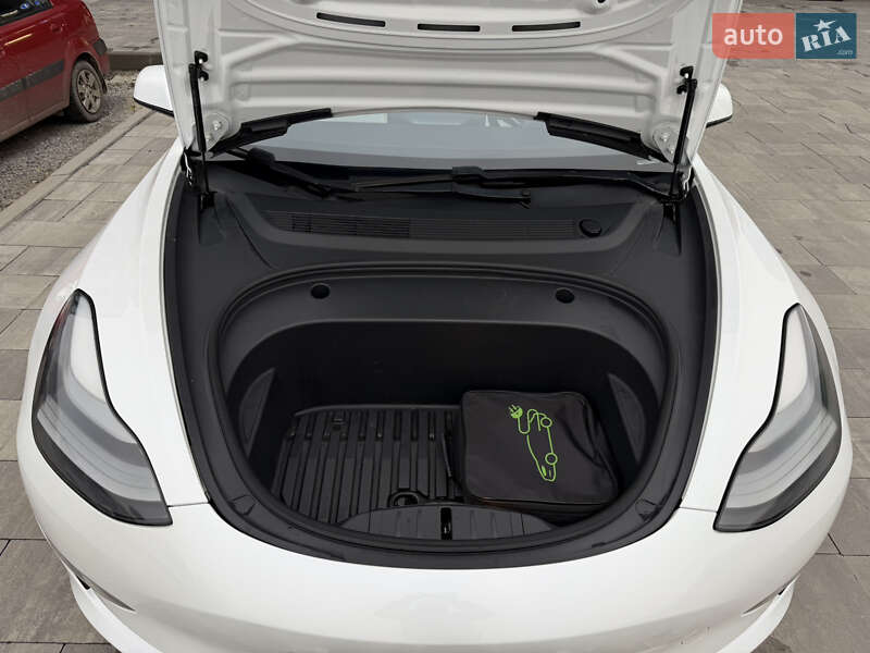 Седан Tesla Model 3 2021 в Киеве фото 18 Седан Tesla Model 3 2021 в Киеве