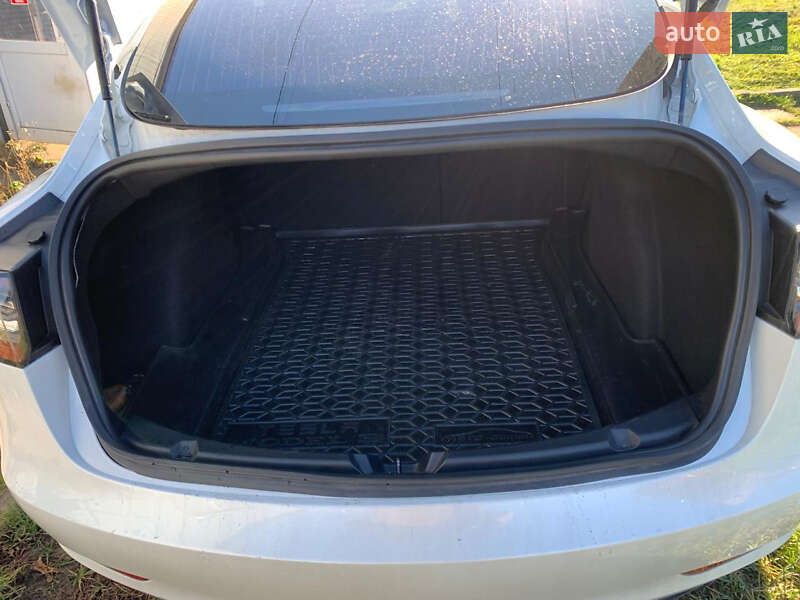 Седан Tesla Model 3 2018 в Львові фото 9 Седан Tesla Model 3 2018 в Львові