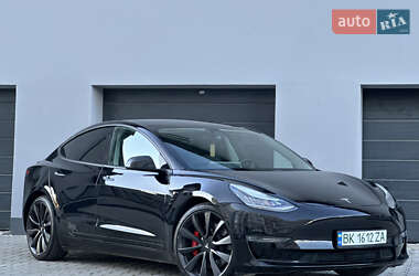 Седан Tesla Model 3 2019 в Тернополі