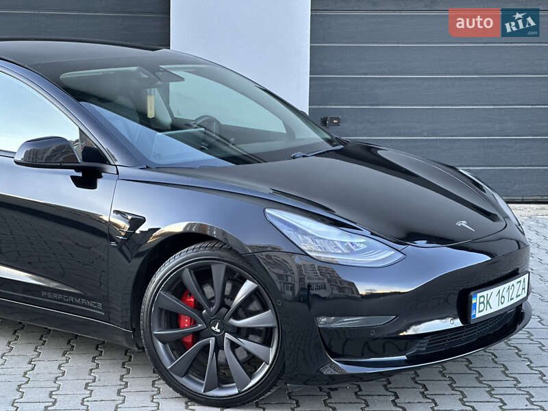 Седан Tesla Model 3 2019 в Тернополі