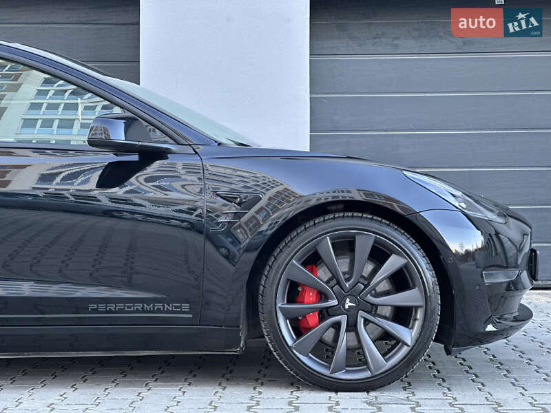 Седан Tesla Model 3 2019 в Тернополі