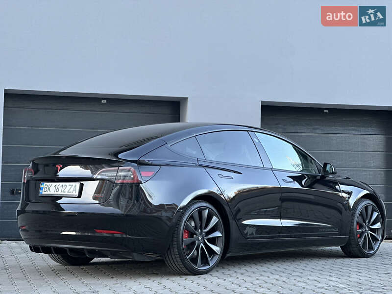 Седан Tesla Model 3 2019 в Тернополі