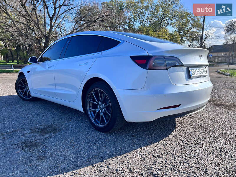 Седан Tesla Model 3 2020 в Одессе