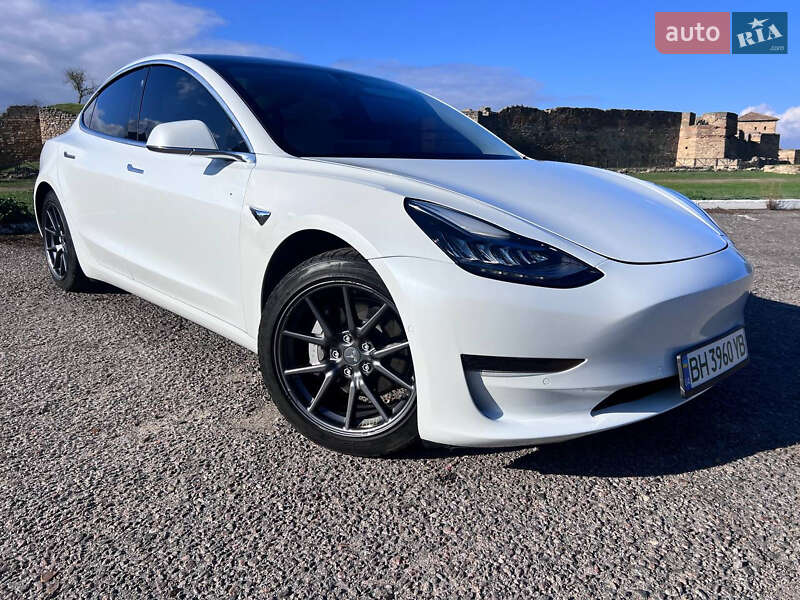 Седан Tesla Model 3 2020 в Одессе