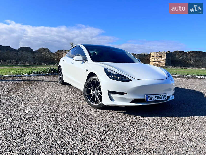 Седан Tesla Model 3 2020 в Одессе