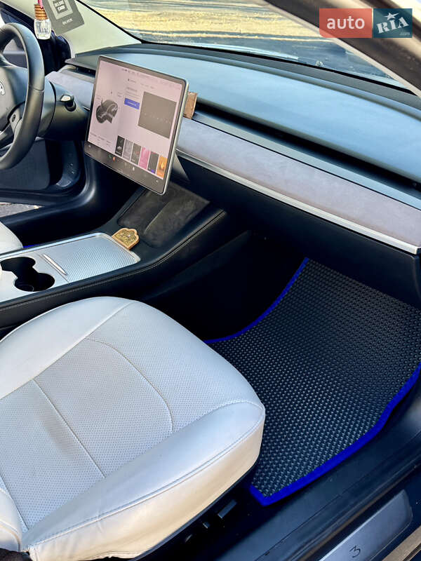 Седан Tesla Model 3 2019 в Одессе