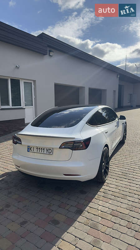 Седан Tesla Model 3 2022 в Києві