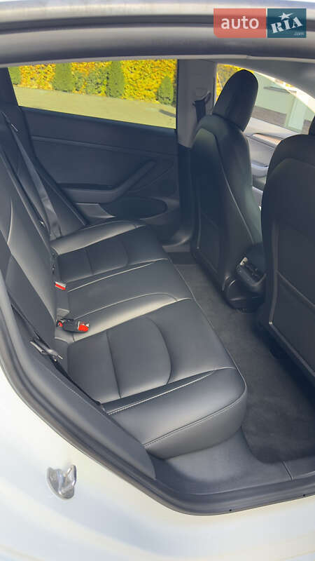 Седан Tesla Model 3 2022 в Києві