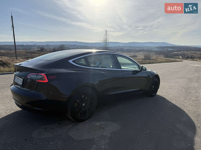 Седан Tesla Model 3 2019 в Дрогобыче