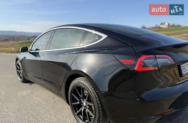 Седан Tesla Model 3 2019 в Дрогобичі