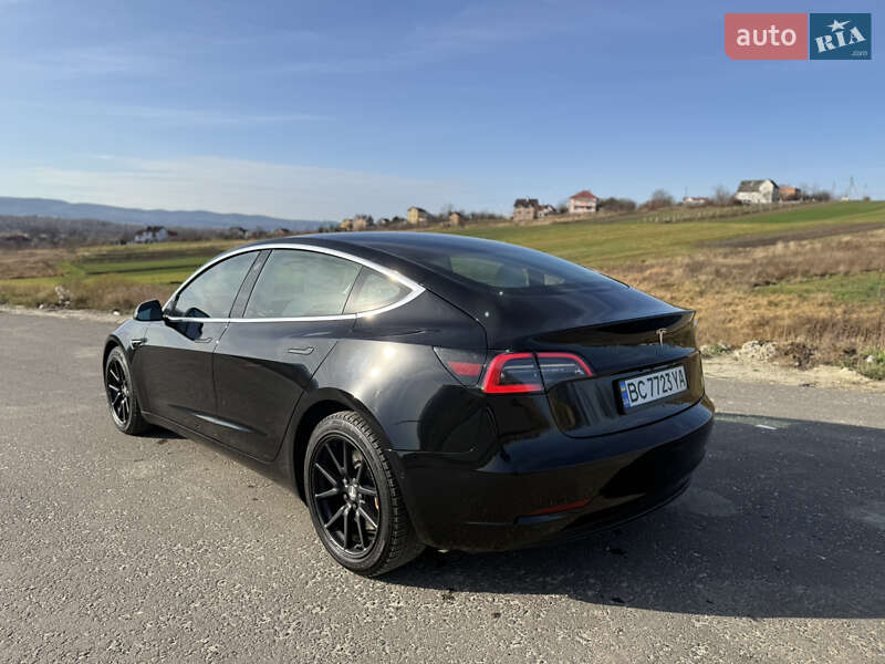 Седан Tesla Model 3 2019 в Дрогобыче
