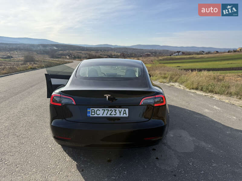Седан Tesla Model 3 2019 в Дрогобыче