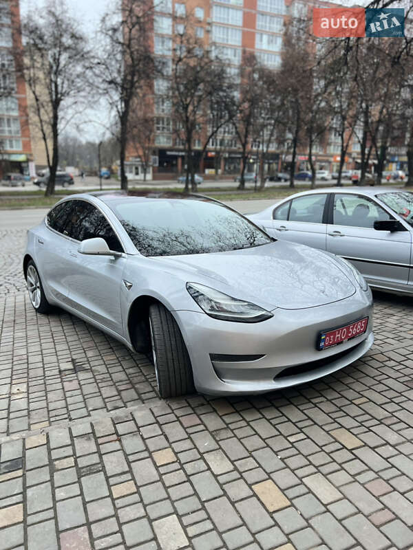 Седан Tesla Model 3 2018 в Кам'янець-Подільському