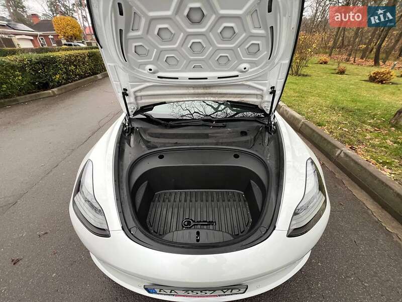 Седан Tesla Model 3 2021 в Киеве фото 43 Седан Tesla Model 3 2021 в Киеве