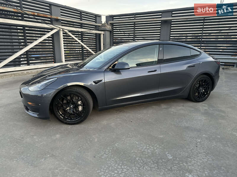 Седан Tesla Model 3 2022 в Киеве фото 3 Седан Tesla Model 3 2022 в Киеве