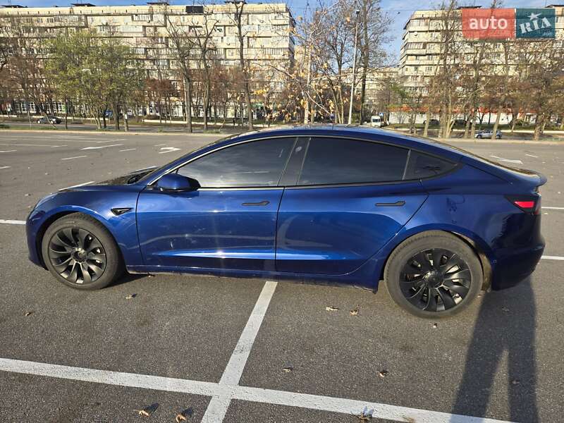 Седан Tesla Model 3 2022 в Киеве