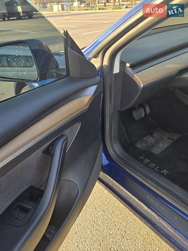 Седан Tesla Model 3 2022 в Киеве