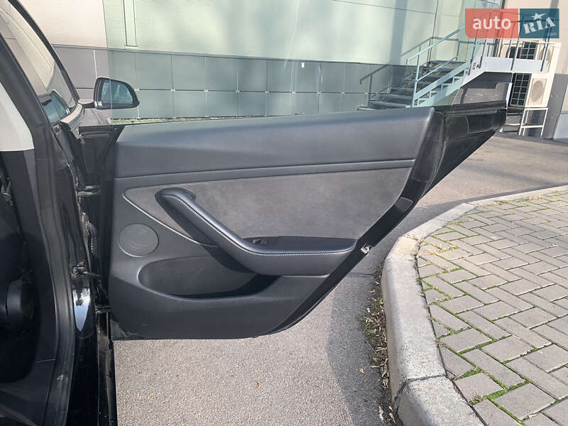 Седан Tesla Model 3 2022 в Киеве фото 32 Седан Tesla Model 3 2022 в Киеве