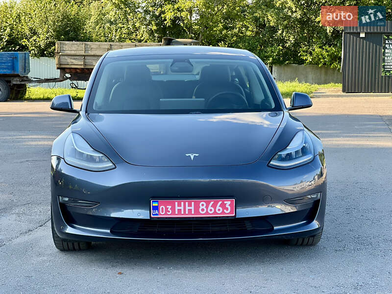 Седан Tesla Model 3 2021 в Рівному