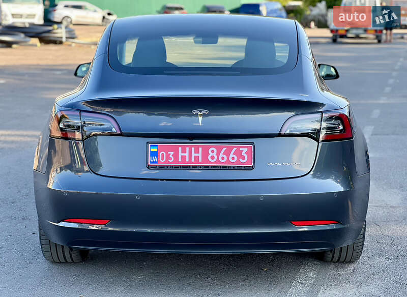 Седан Tesla Model 3 2021 в Рівному
