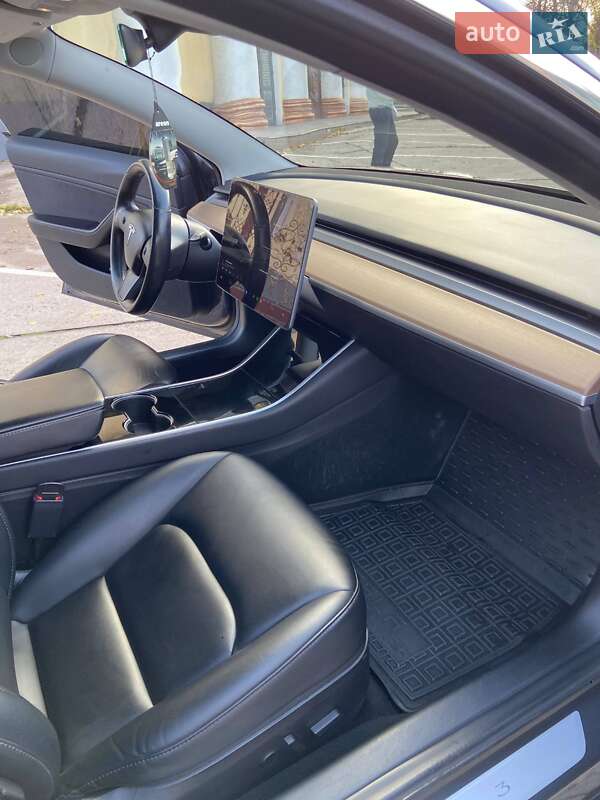 Седан Tesla Model 3 2018 в Каменском