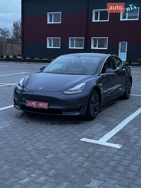 Седан Tesla Model 3 2019 в Дубно фото Седан Tesla Model 3 2019 в Дубно